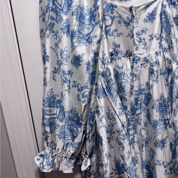 ARULA Blue and White Floral Mini Dress - Picture 6 of 8